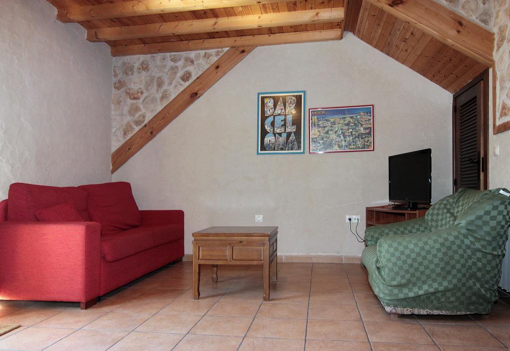 Apartamentos Turisticos Los Abuelos Montemayor de Pililla Exterior photo
